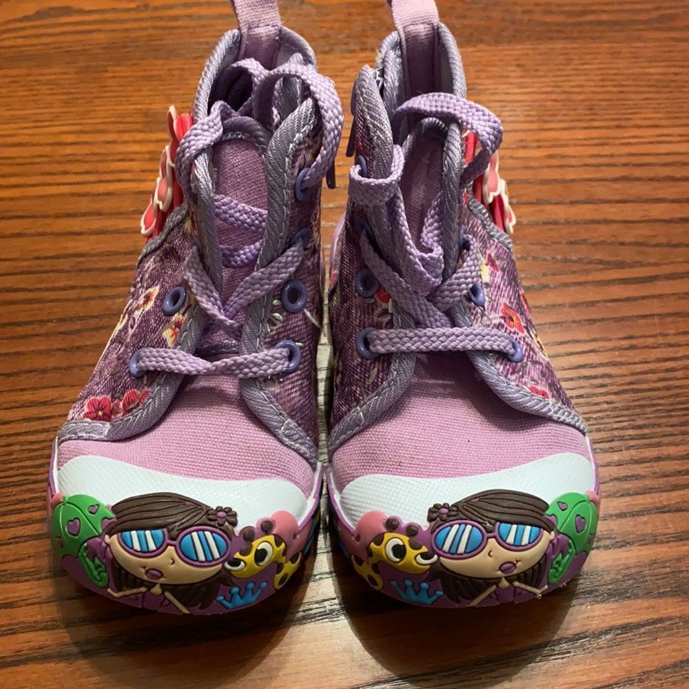 Chulis Shoes “babydoll” size 5